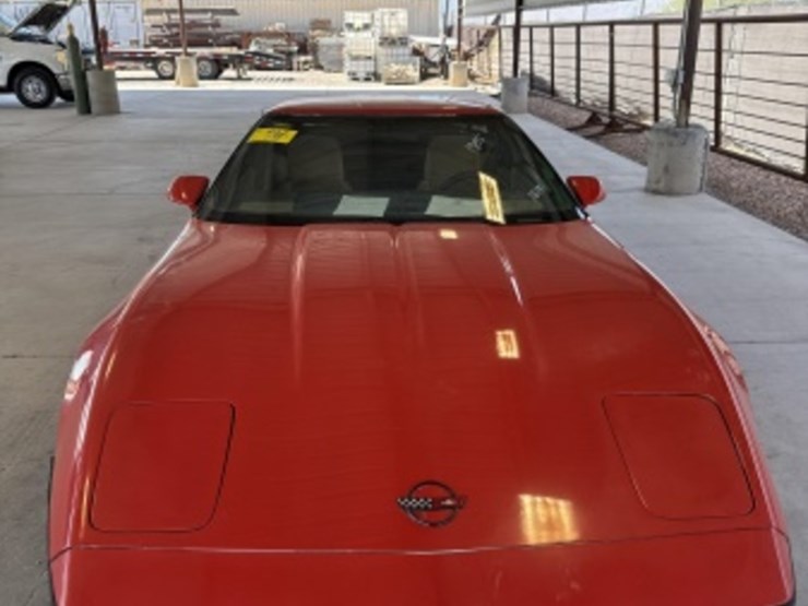 1985-chevrolet-corvette-coupe-image-3