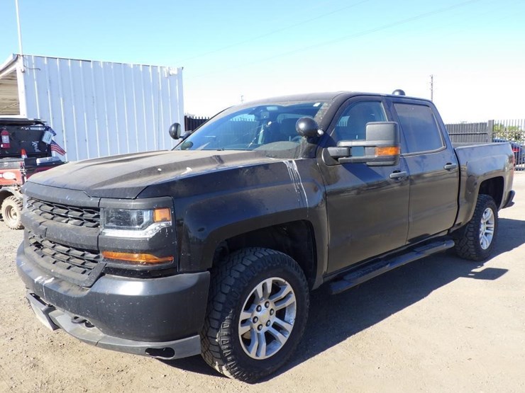 2017-chevrolet-1500-image-2