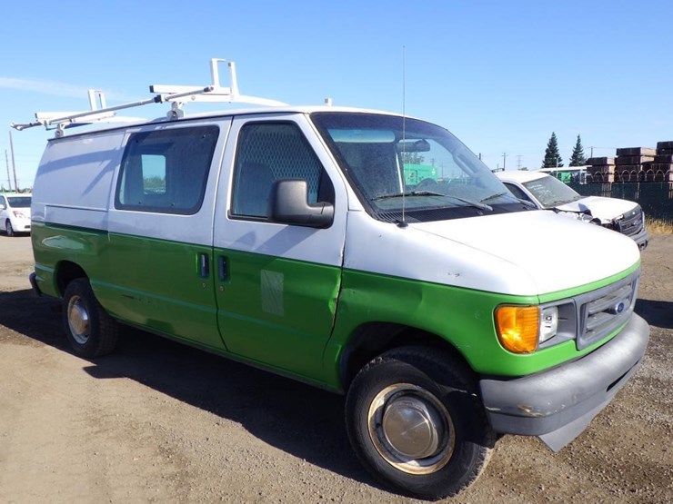 2003-ford-cargo-image-3