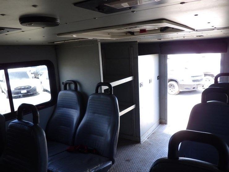 2014-ford-f550-image-11