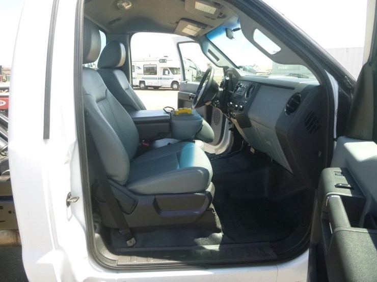 2015-ford-f550-image-17