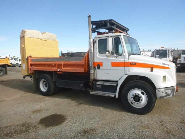 2001-freightliner-fl70-image-2