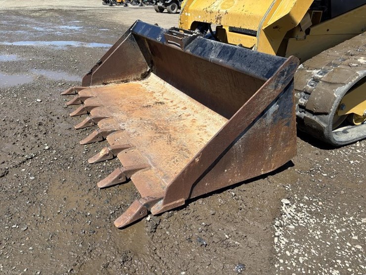 2016-caterpillar-259d-image-9