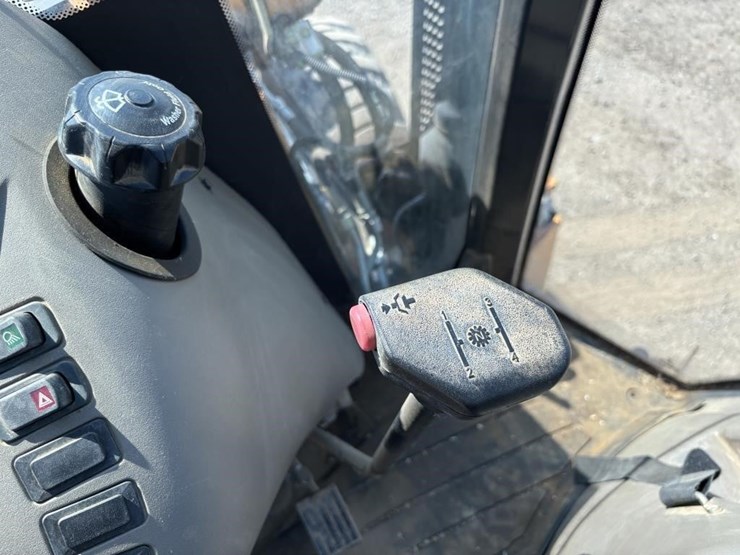 2015-case-super-n-loader-backhoe-image-38