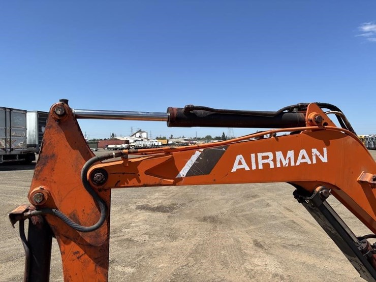airman-hm305-hydraulic-excavator-image-16