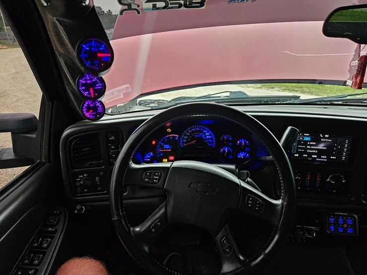 2005-chevrolet-silverado-image-50