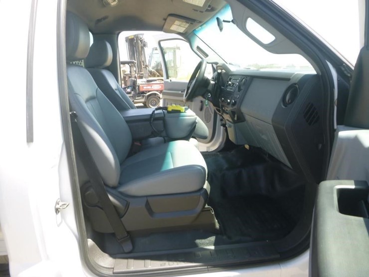 2012-ford-f550-image-14