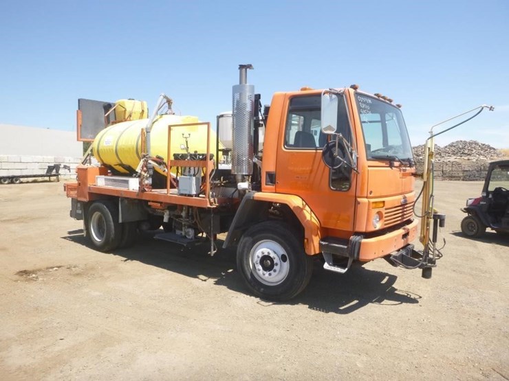 2000-freightliner-fc70-image-2