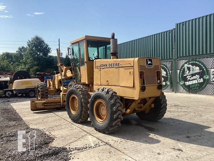 1988-deere-670b-image-2