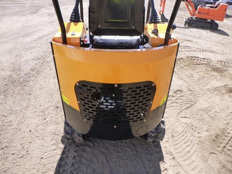 2025-vicsec-vc15j-hydraulic-excavator-image-17