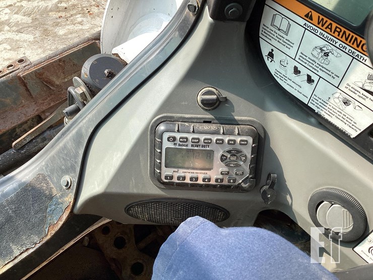 2015-bobcat-t770-image-15