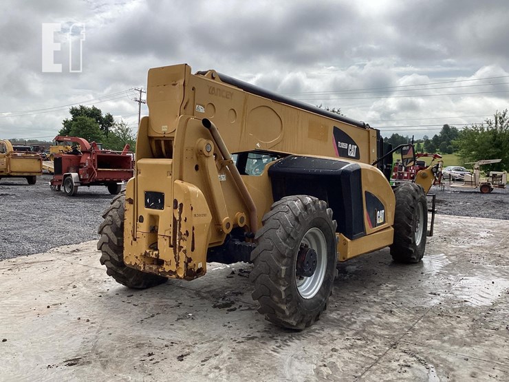 2015-caterpillar-tl1055d-image-4