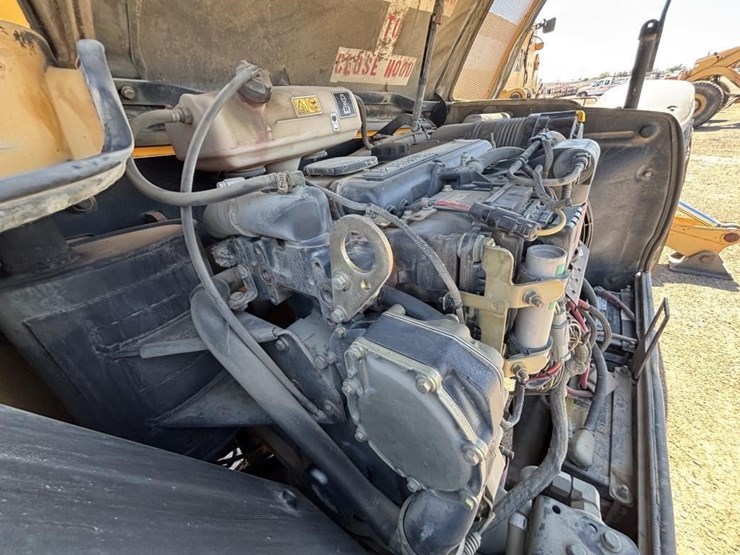 2004-caterpillar-th560b-image-53