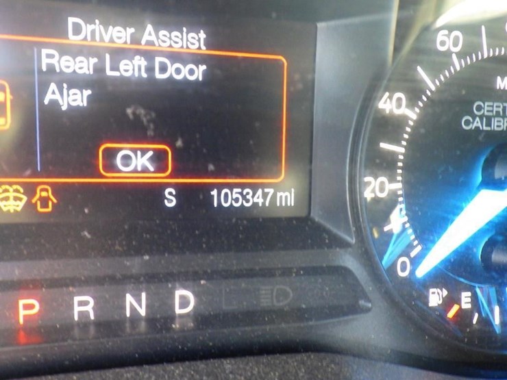 2016-ford-explorer-image-15