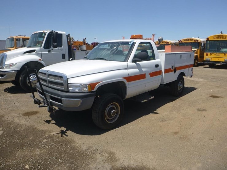 2002-dodge-ram-2500-image-2