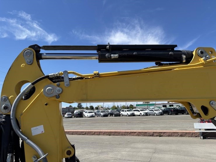 2020-yanmar-vi035-hydraulic-excavator-image-17