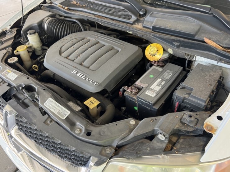 2014-dodge-grand-caravan-image-14