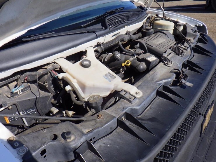2013-chevrolet-express-3500-image-11