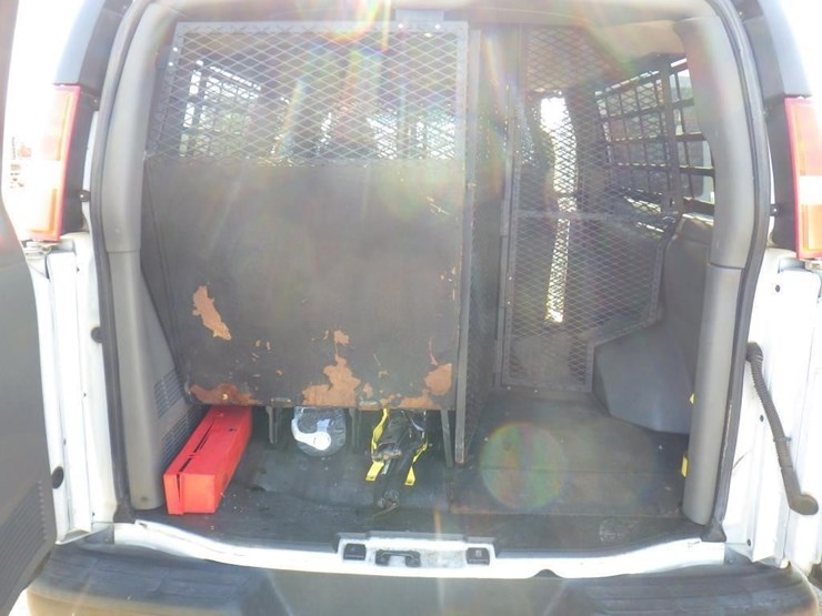 2013-chevrolet-express-3500-image-8
