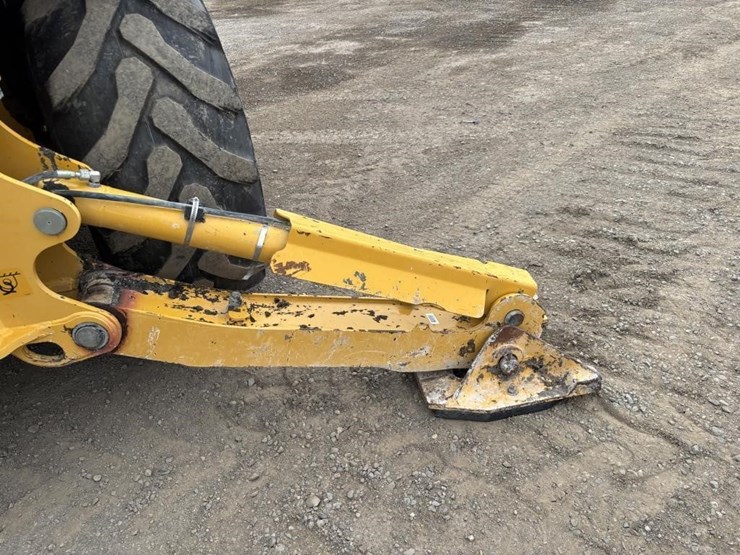 2019-deere-310l-ep-image-25