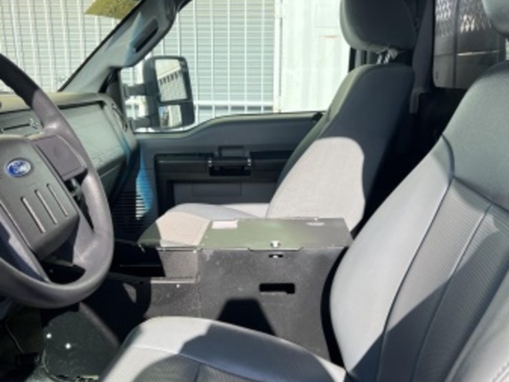 2016-ford-f550-image-26