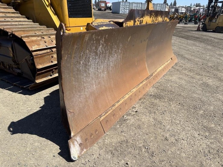 2006-caterpillar-d6n-image-10