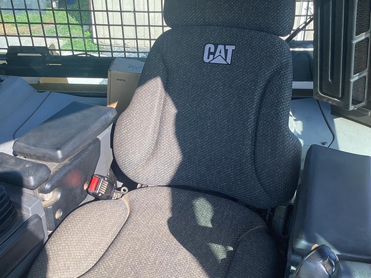 2018-caterpillar-d7e-image-13