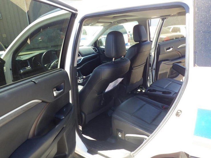 2017-toyota-highlander-image-7