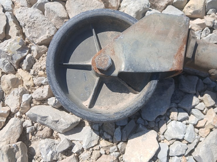 #20717-•-trailer-jack-w/-wheel-image-6