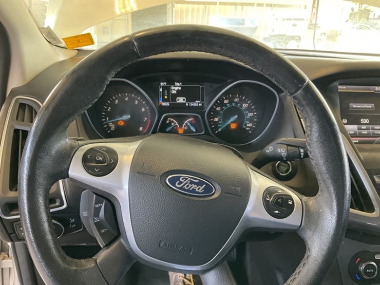 2014-ford-focus-sdn-image-15