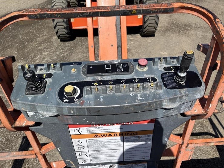 2013-jlg-600aj-image-10