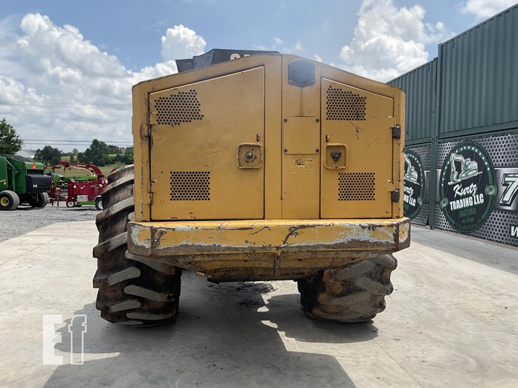 2015-caterpillar-573c-image-3