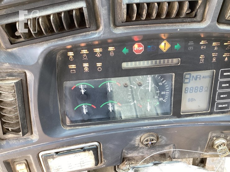 2002-deere-724j-image-14