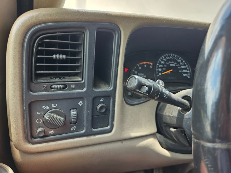 2005-chevrolet-silverado-3500-image-35