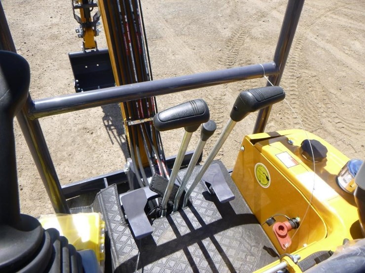 2025-cfg-mx20r-hydraulic-excavator-image-25