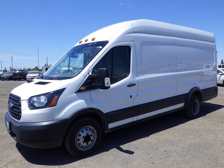 2019-ford-transit-image-2