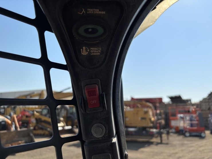 2013-bobcat-s630-image-26