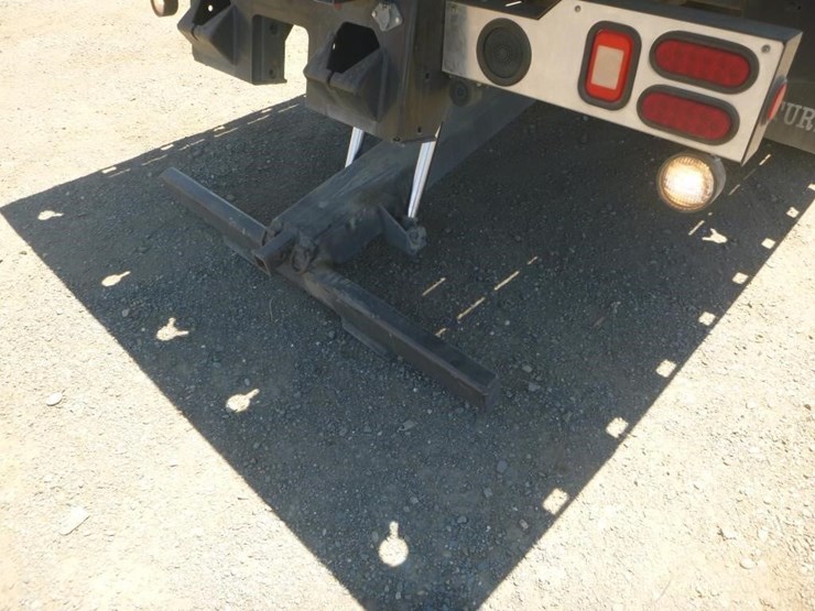 2013-ford-f650-image-16