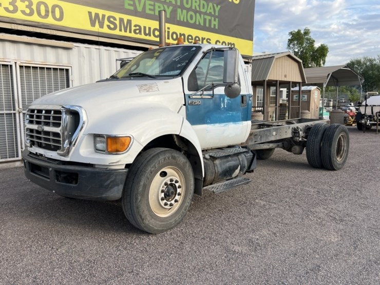 2015-ford-f750-image-2