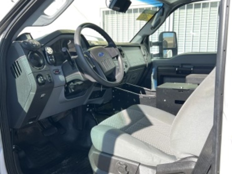 2016-ford-f550-image-24