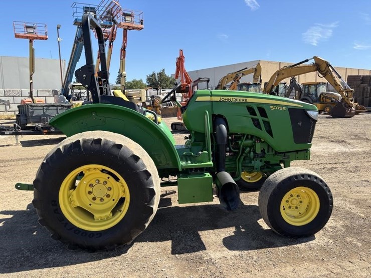 2018-john-deere-5075e-image-7