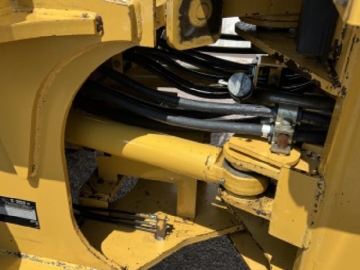 caterpillar-928g-image-10