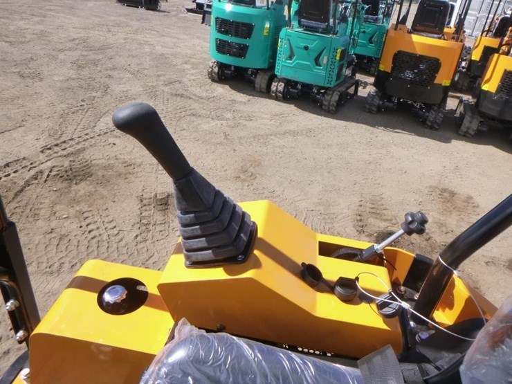2025-vicsec-vc15j-hydraulic-excavator-image-22