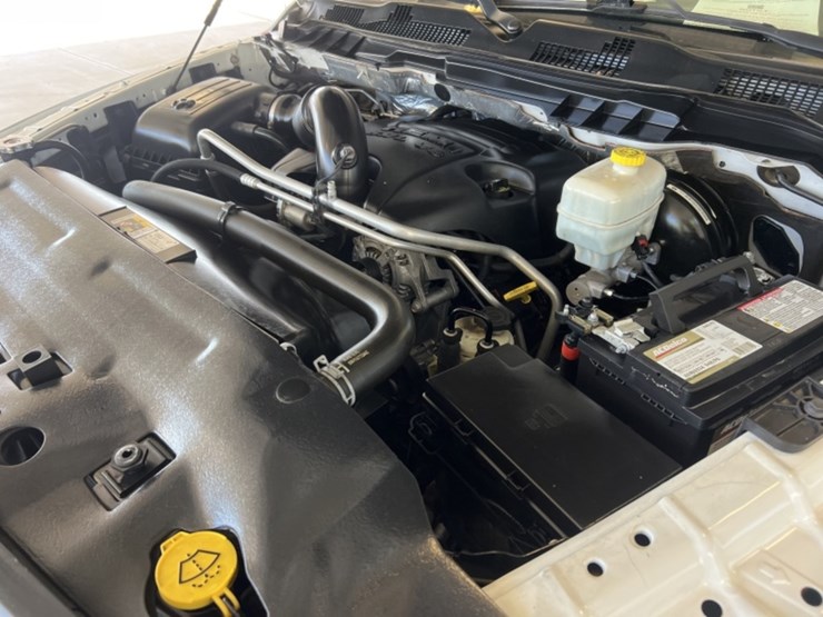 2016-ram-2500-p/u-image-12