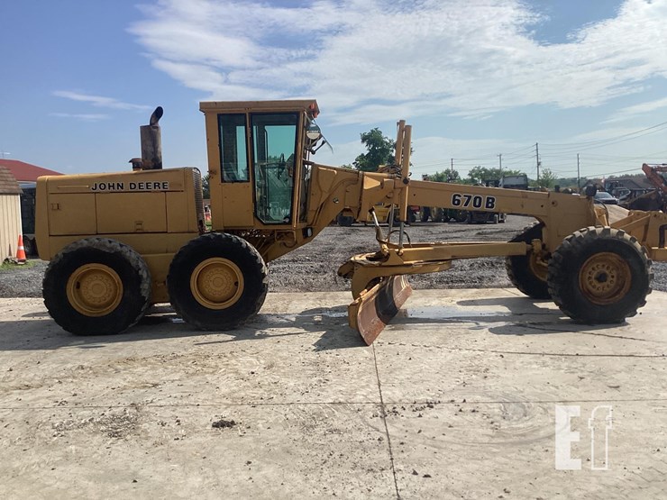 1988-deere-670b-image-5