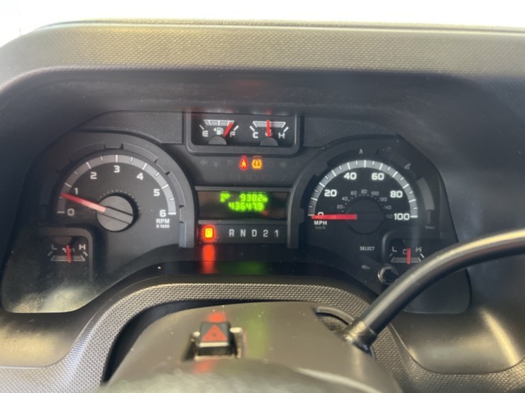 2014-ford-e350-image-18
