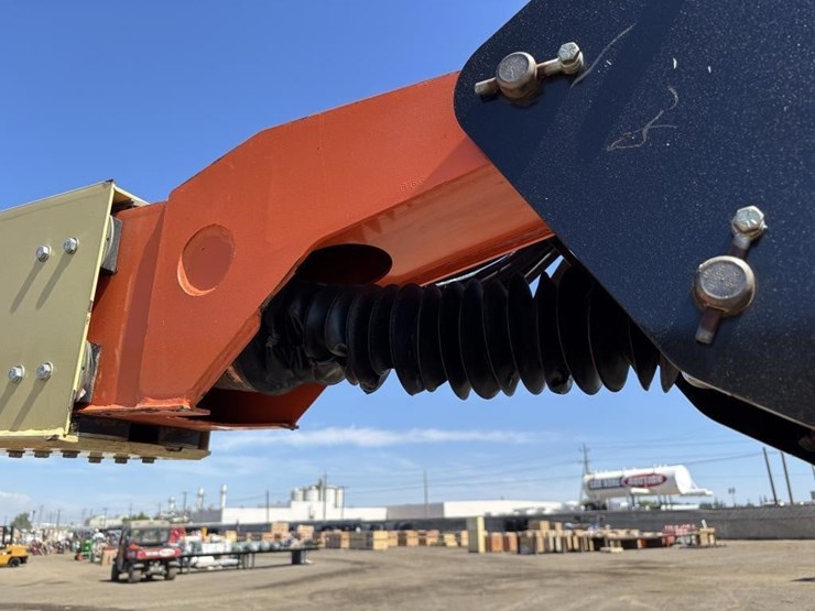 2013-jlg-600aj-image-14