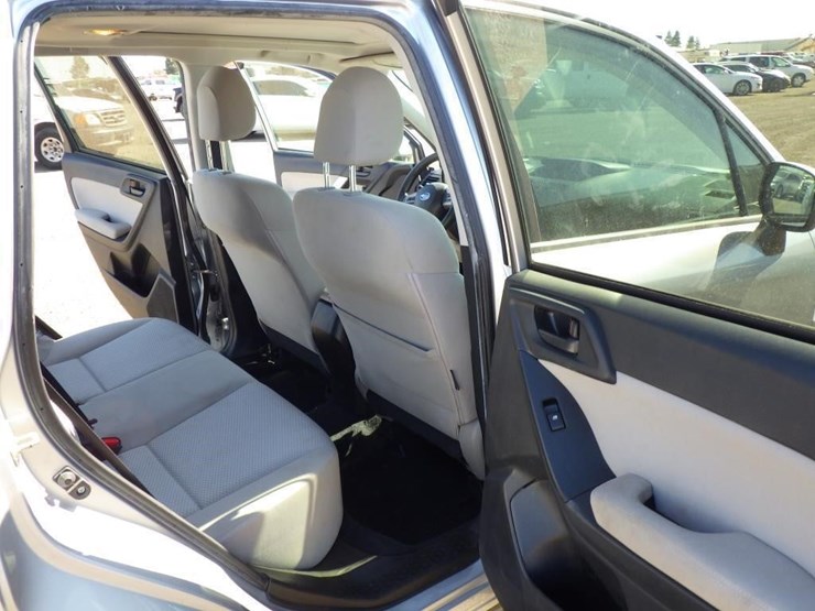 2015-subaru-forester-image-8
