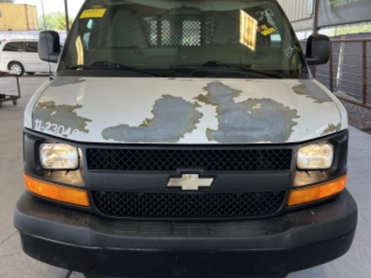 2012-chevrolet-express-1500-image-3