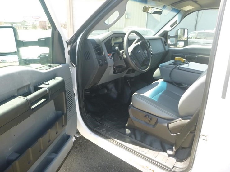 2015-ford-f550-image-15